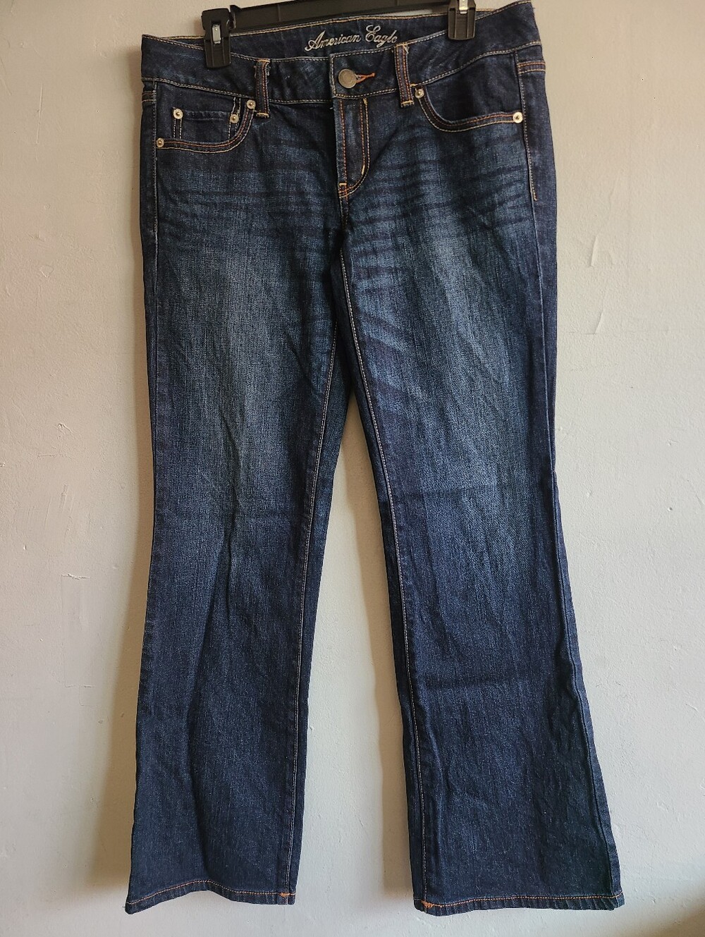 Women's 8 American Eagle dark wash jeans "favorite boyfriend" relaxed low rise